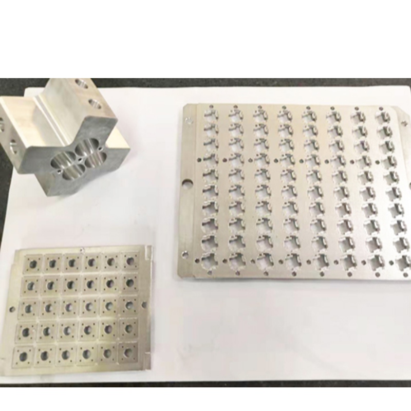 Méthode de traitement de surface des pièces d'usinage CNC